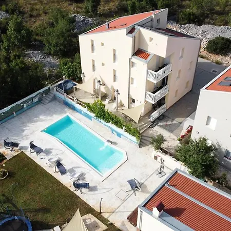 Ivan V Relax Apartman *